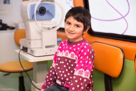 Kimsəsiz uşaqlara pulsuz göz müayinələri Kimsəsiz uşaqlara pulsuz göz müayinələri