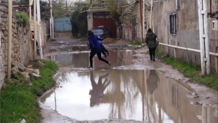 “Ölülər qəbirdə, dirilər isə həyatda təhqir olunur”