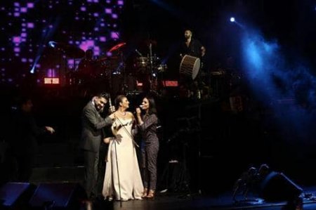 Günel səhnəyə çıxdı, Sibel Canla duet oxudu 