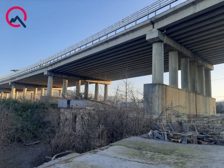 ““Akkord”un 10 il əvvəl tikdiyi körpü evimizi dağılıb”