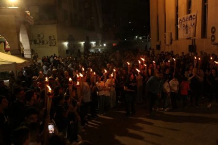 Fars-molla rejimi erməniyə yenə qucaq açdı