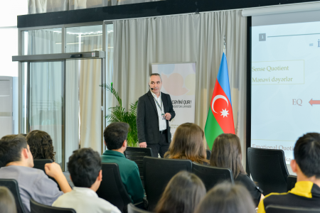 “Gələcəyini Qur!” təhsil təqaüdünü qazanmış abituriyentlərlə “Veysəloğlu Şirkətlər Qrupu”nda görüş keçirildi