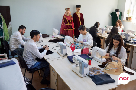 “Nar” nitq və eşitmə məhdudiyyətli şəxslər üçün yeni peşə təliminə başladı