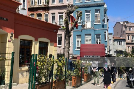İstanbulda zəlzələ zamanı 150-dən çox adam özünü binadan atıb İstanbulda zəlzələ zamanı 150-dən çox adam özünü binadan atıb