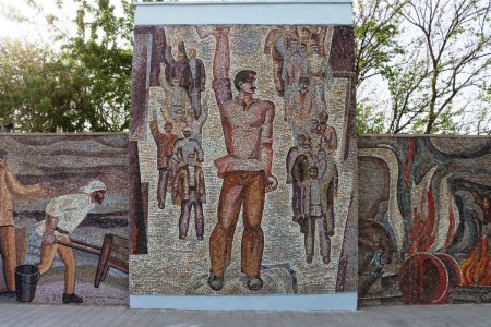Bakıda mozaikaların bərpası davam edir